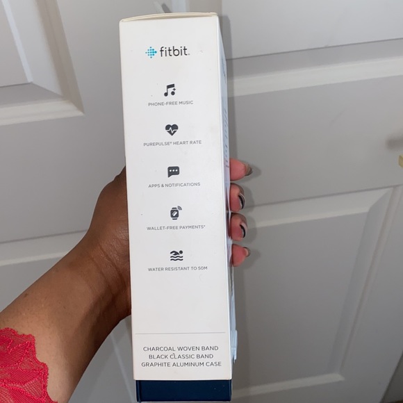 Fitbit versa- NEW NEW - Picture 2 of 5